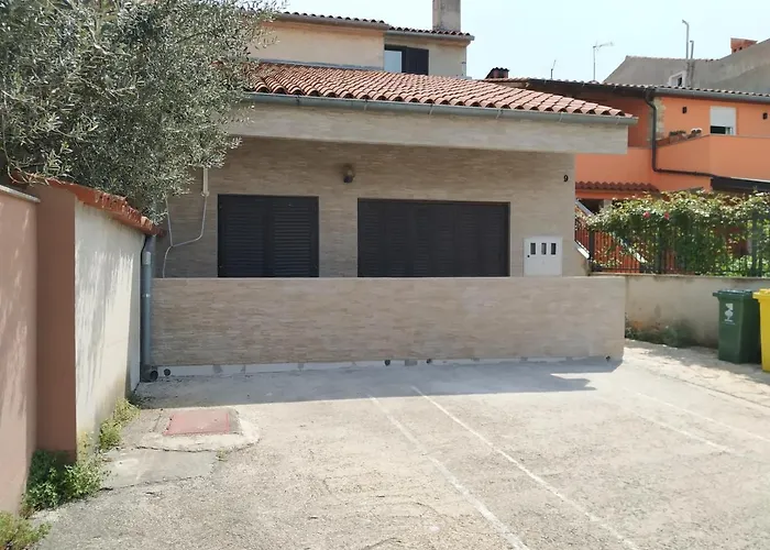 Apartments Zlatko